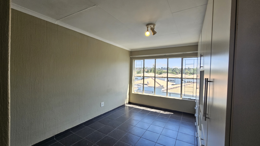 1 Bedroom Property for Sale in Discovery Gauteng