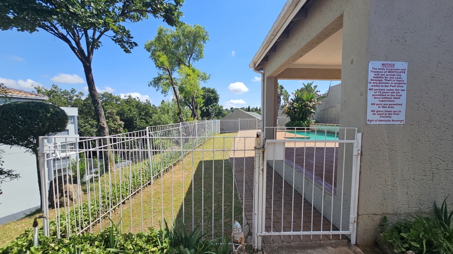 1 Bedroom Property for Sale in Discovery Gauteng