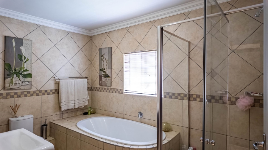 4 Bedroom Property for Sale in Bougainvillea Estate Gauteng