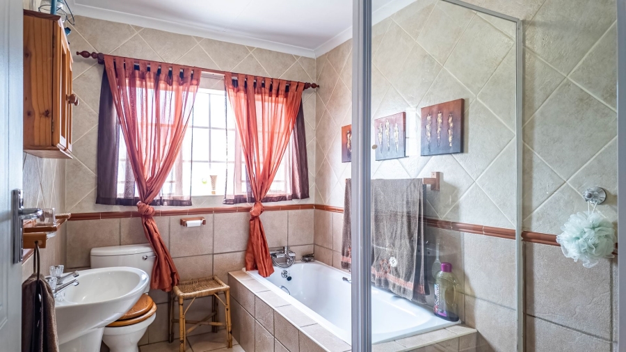 4 Bedroom Property for Sale in Bougainvillea Estate Gauteng