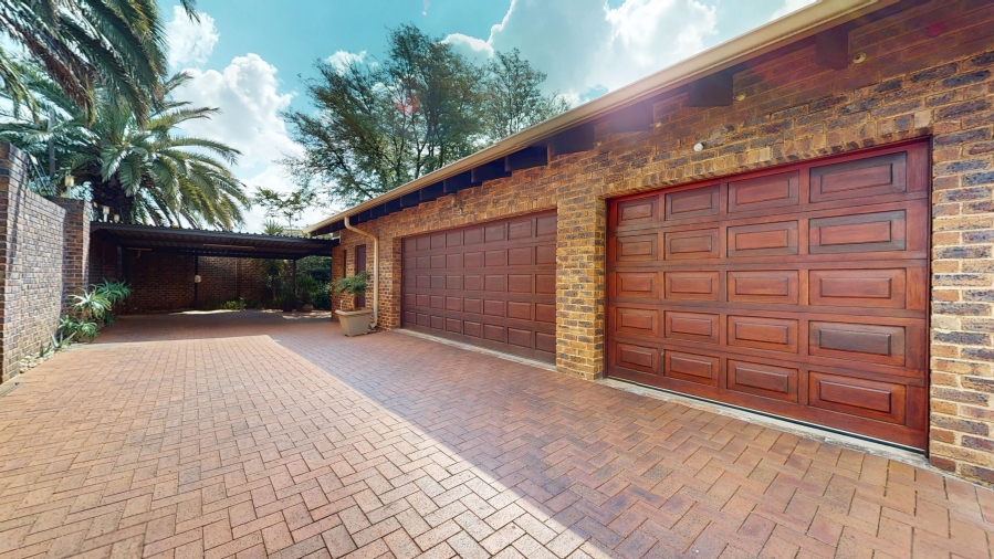 4 Bedroom Property for Sale in Dawnview Gauteng