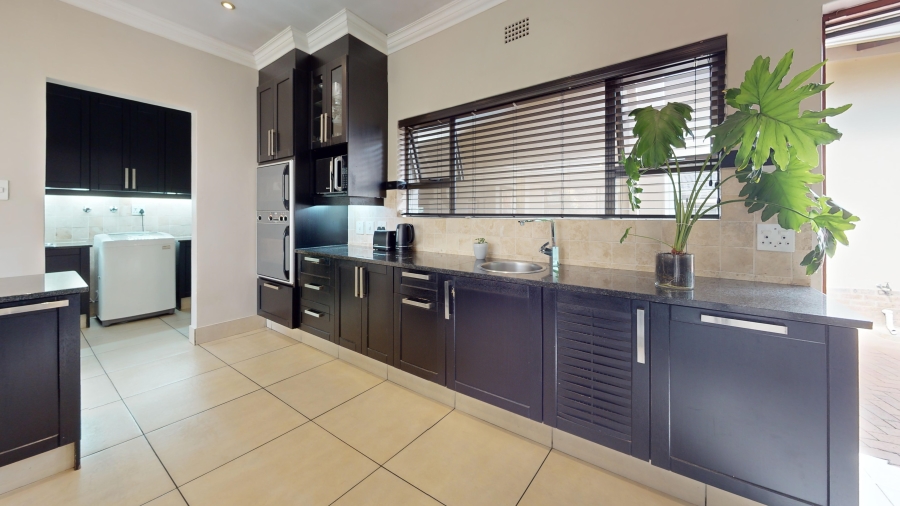 4 Bedroom Property for Sale in Dawnview Gauteng