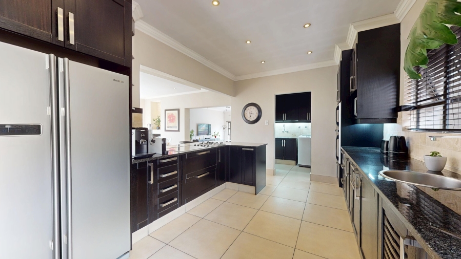 4 Bedroom Property for Sale in Dawnview Gauteng