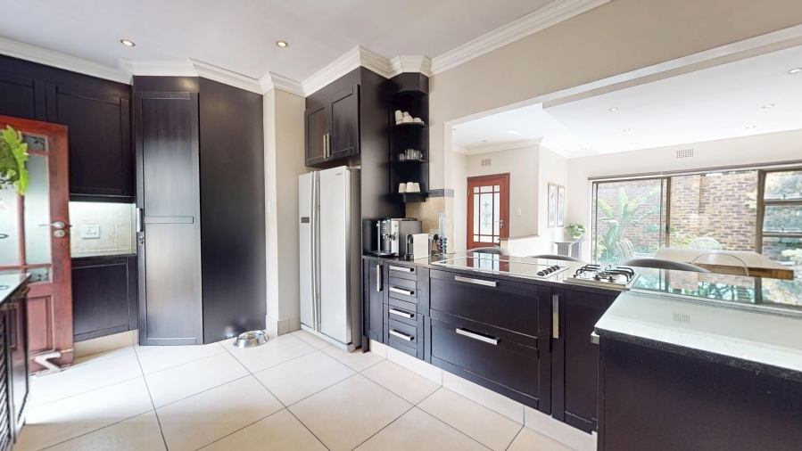 4 Bedroom Property for Sale in Dawnview Gauteng