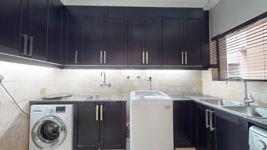 4 Bedroom Property for Sale in Dawnview Gauteng