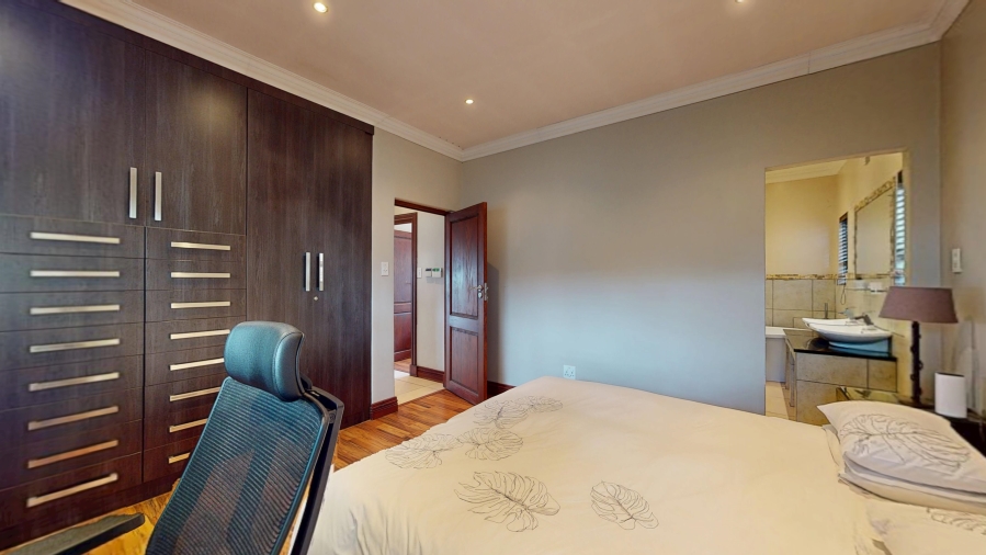 4 Bedroom Property for Sale in Dawnview Gauteng