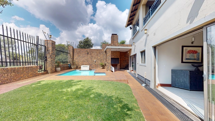 4 Bedroom Property for Sale in Dawnview Gauteng