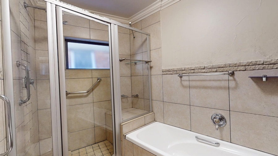 4 Bedroom Property for Sale in Dawnview Gauteng