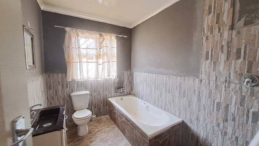 3 Bedroom Property for Sale in Laversburg Gauteng