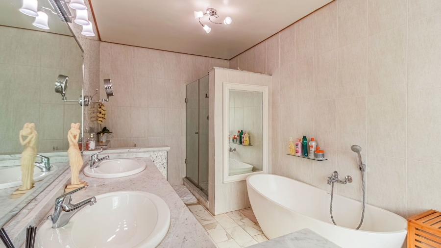 4 Bedroom Property for Sale in Bedfordview Gauteng