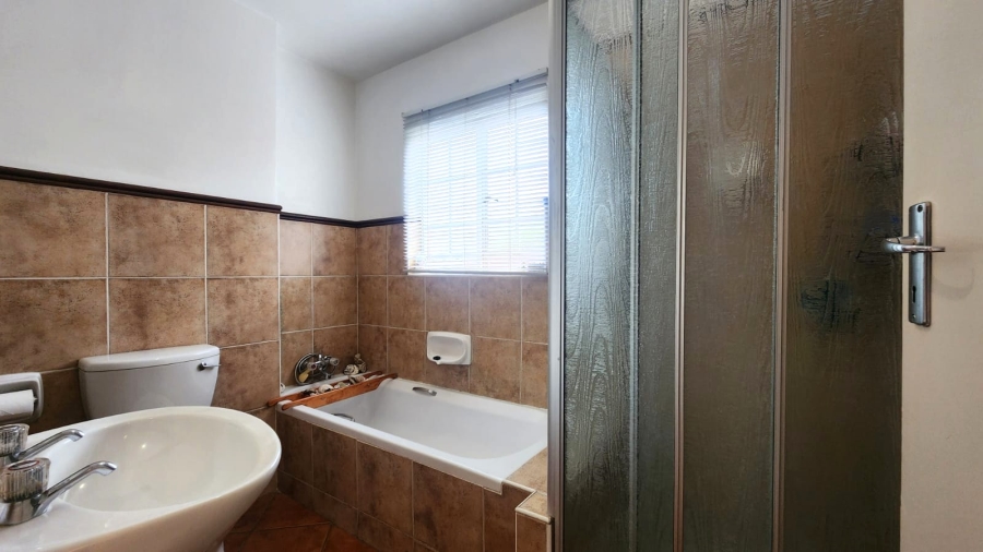 2 Bedroom Property for Sale in Equestria Gauteng