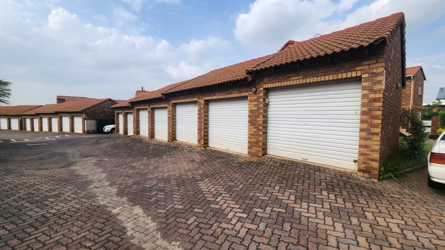 2 Bedroom Property for Sale in Equestria Gauteng
