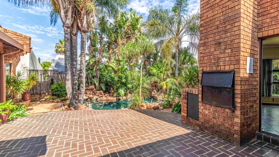 4 Bedroom Property for Sale in Marais Steyn Park Gauteng