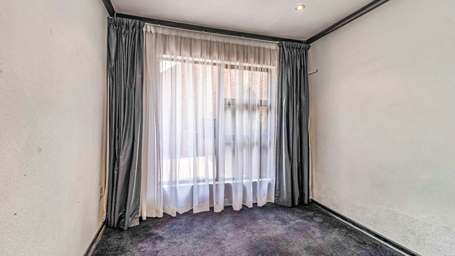 4 Bedroom Property for Sale in Marais Steyn Park Gauteng