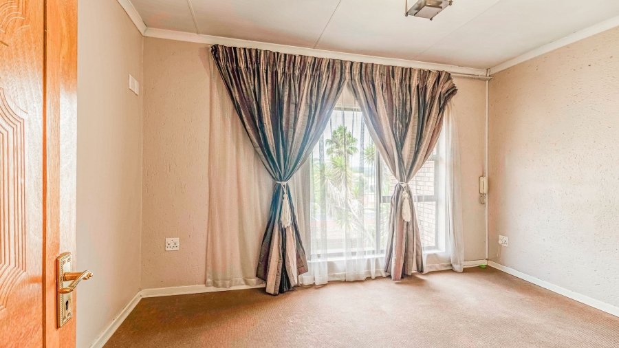 4 Bedroom Property for Sale in Marais Steyn Park Gauteng