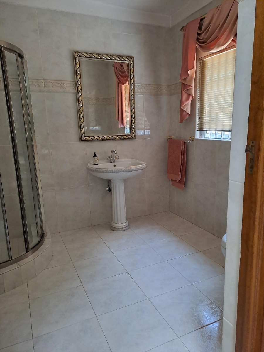 5 Bedroom Property for Sale in Sunward Park Gauteng