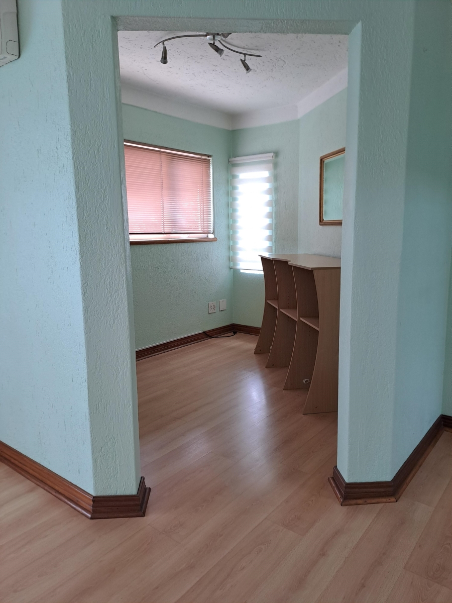 5 Bedroom Property for Sale in Sunward Park Gauteng