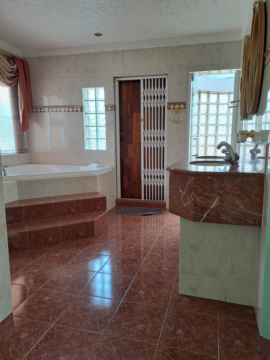 5 Bedroom Property for Sale in Sunward Park Gauteng