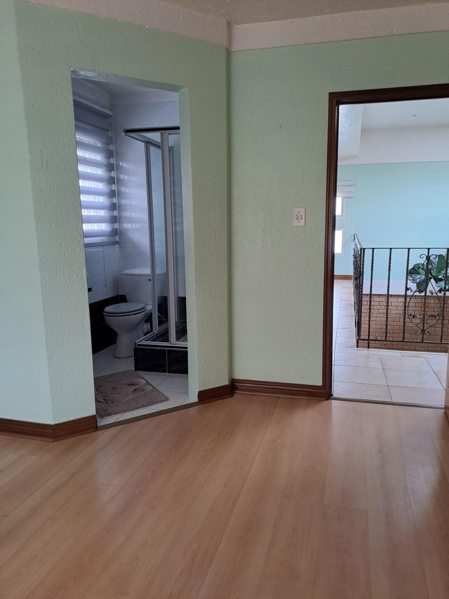 5 Bedroom Property for Sale in Sunward Park Gauteng