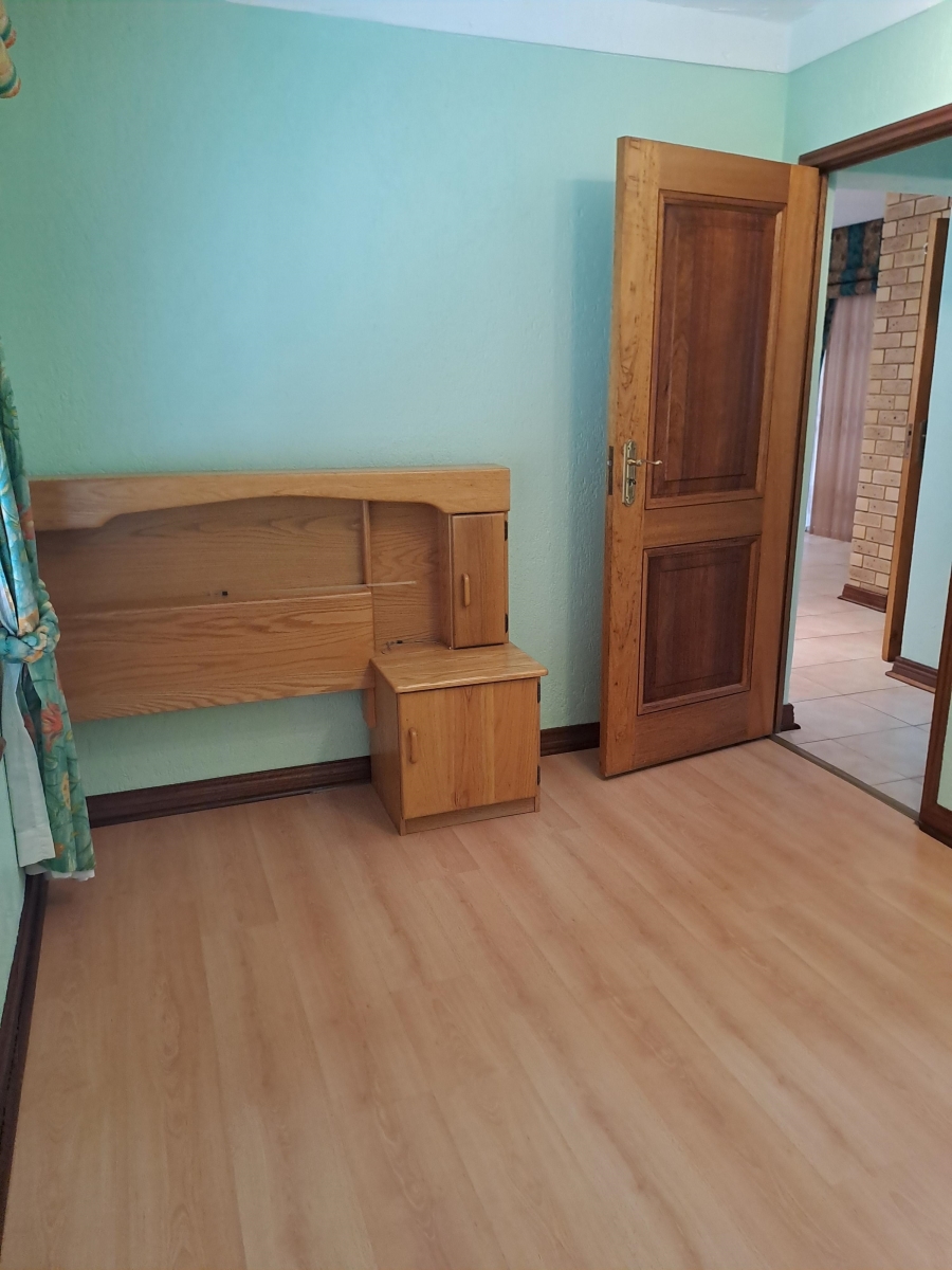 5 Bedroom Property for Sale in Sunward Park Gauteng