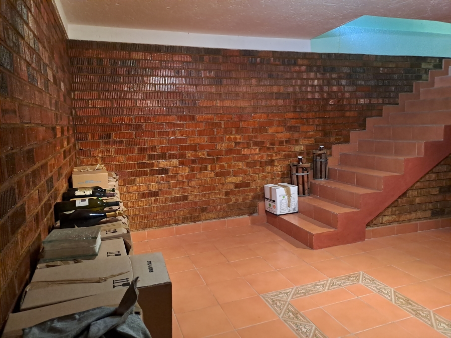 5 Bedroom Property for Sale in Sunward Park Gauteng