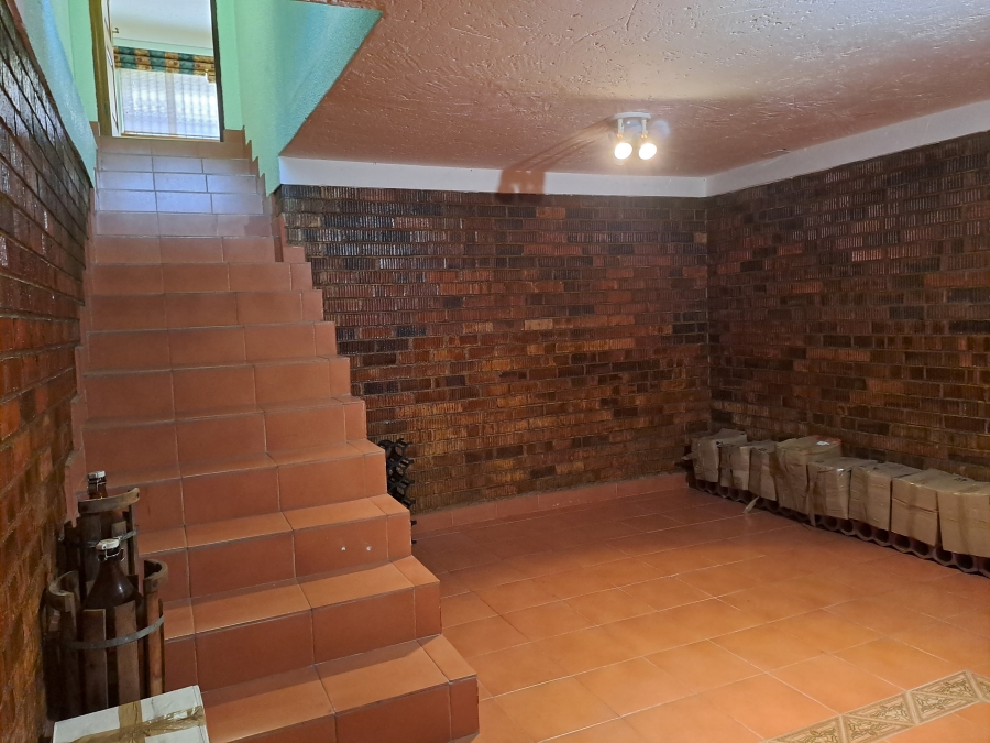 5 Bedroom Property for Sale in Sunward Park Gauteng