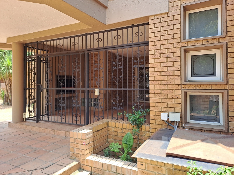 5 Bedroom Property for Sale in Sunward Park Gauteng
