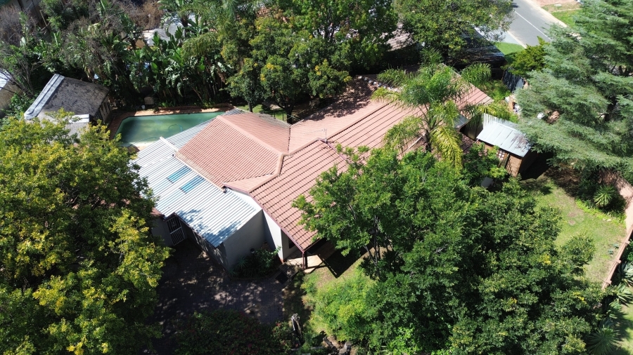 6 Bedroom Property for Sale in The Reeds Gauteng