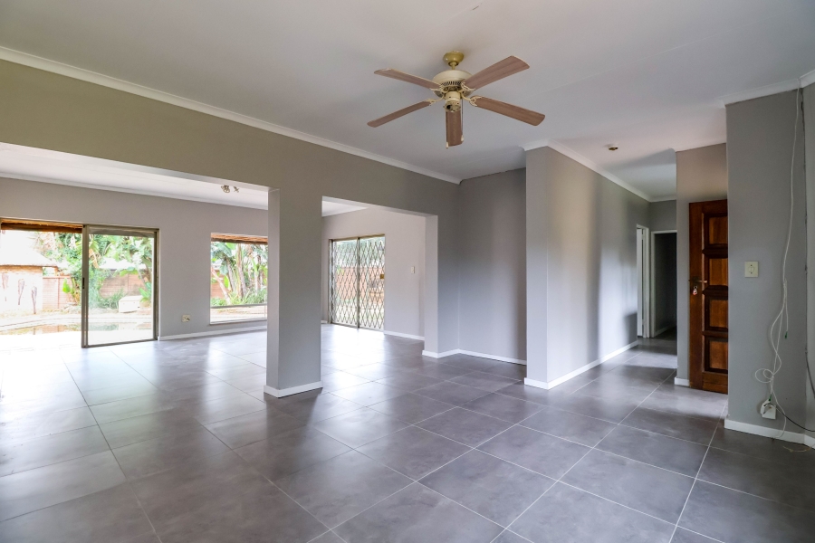 6 Bedroom Property for Sale in The Reeds Gauteng