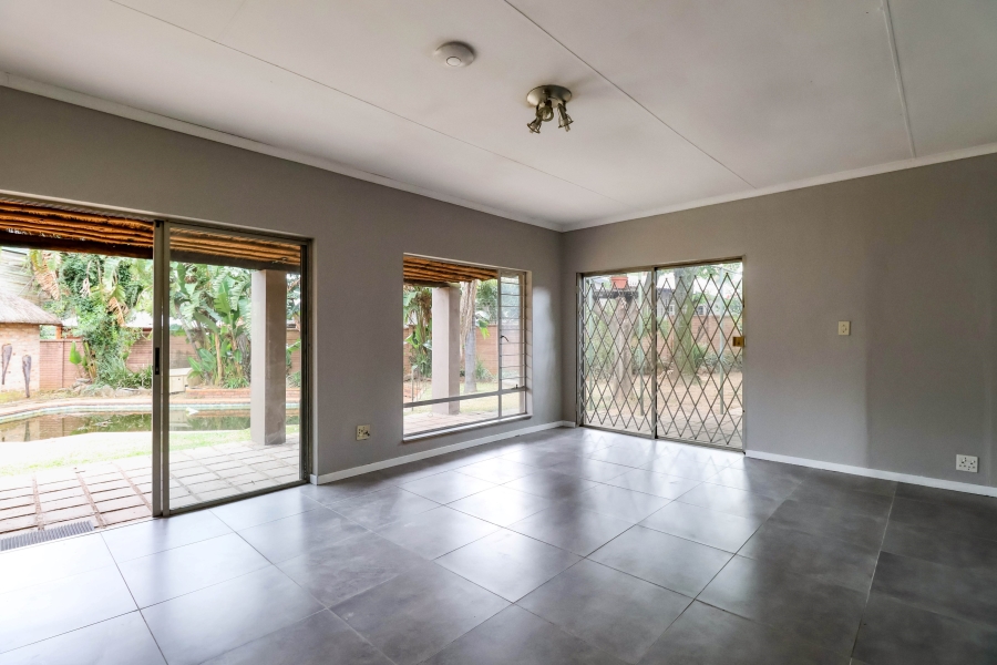 6 Bedroom Property for Sale in The Reeds Gauteng