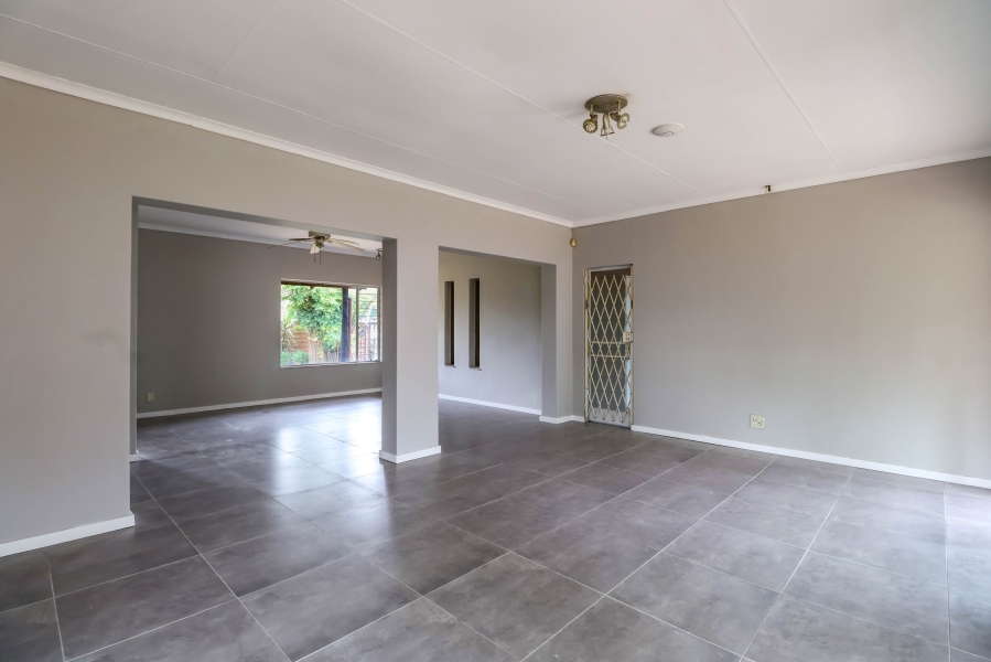 6 Bedroom Property for Sale in The Reeds Gauteng