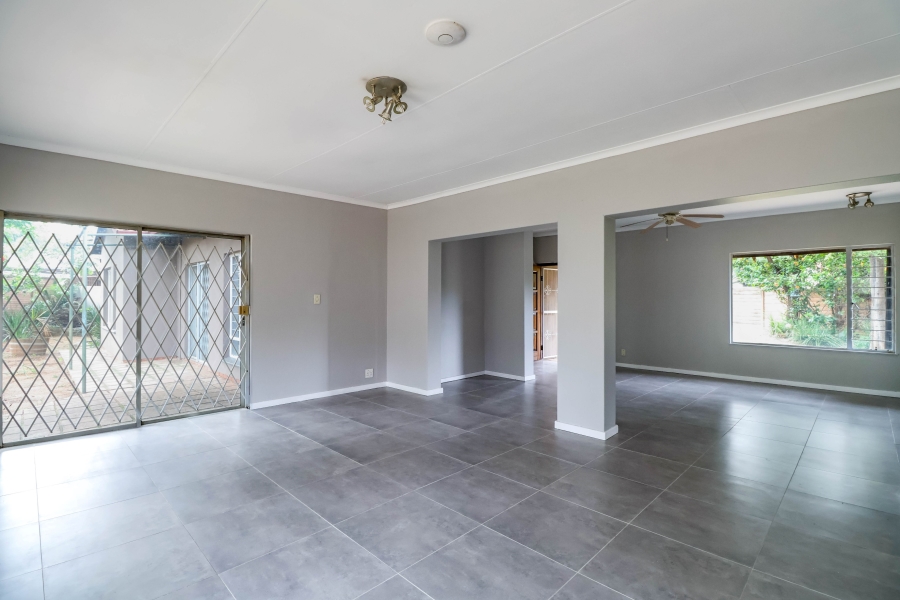 6 Bedroom Property for Sale in The Reeds Gauteng