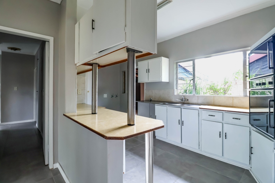 6 Bedroom Property for Sale in The Reeds Gauteng