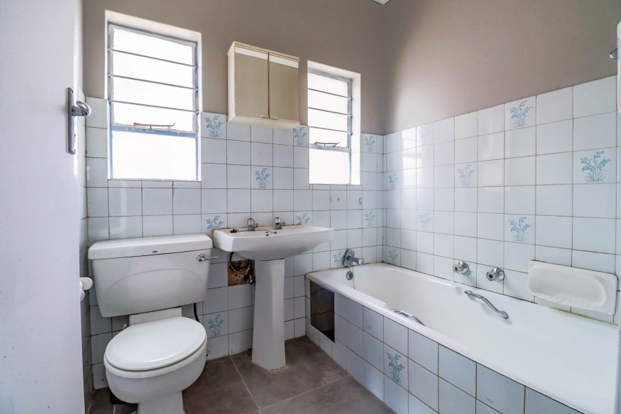 6 Bedroom Property for Sale in The Reeds Gauteng