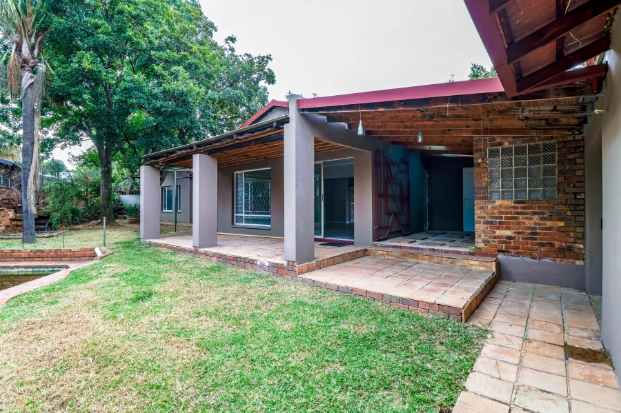 6 Bedroom Property for Sale in The Reeds Gauteng