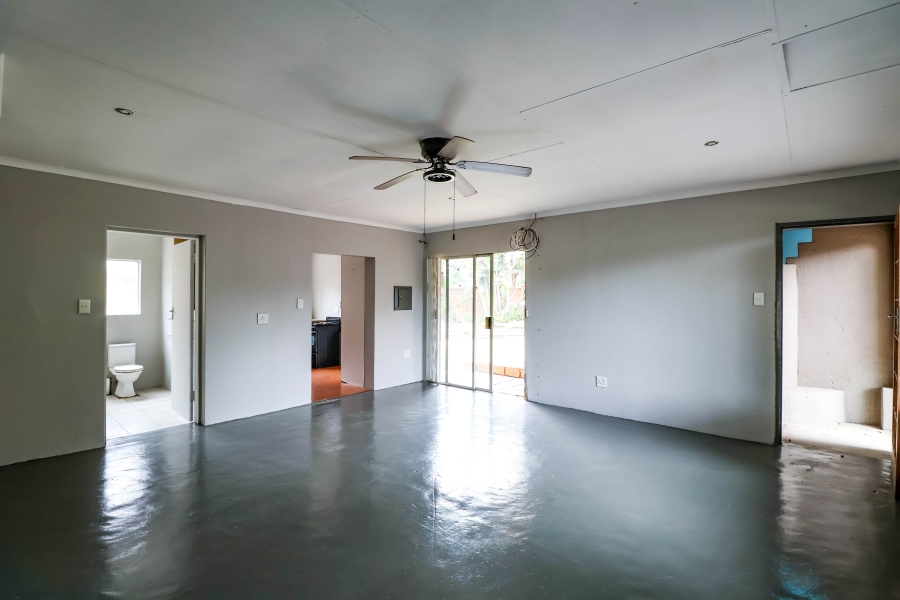 6 Bedroom Property for Sale in The Reeds Gauteng