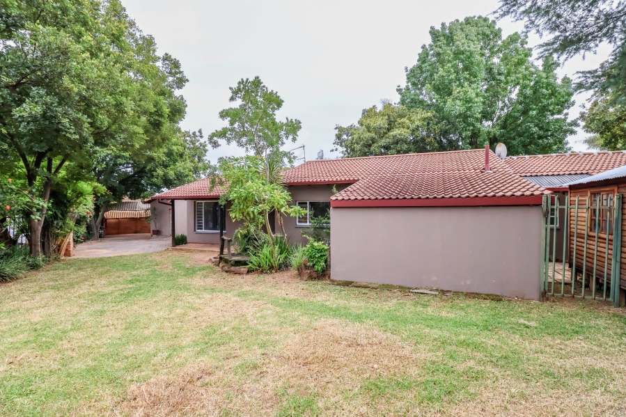 6 Bedroom Property for Sale in The Reeds Gauteng