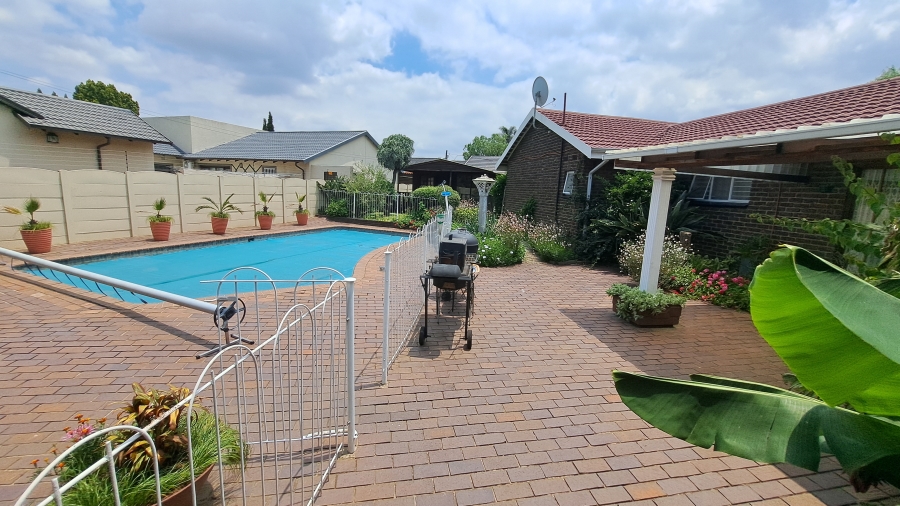 4 Bedroom Property for Sale in Sunward Park Gauteng