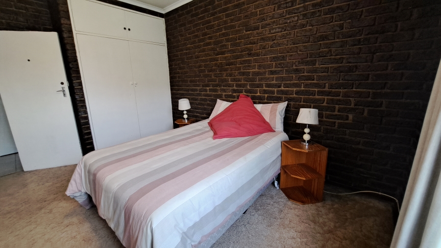 4 Bedroom Property for Sale in Sunward Park Gauteng