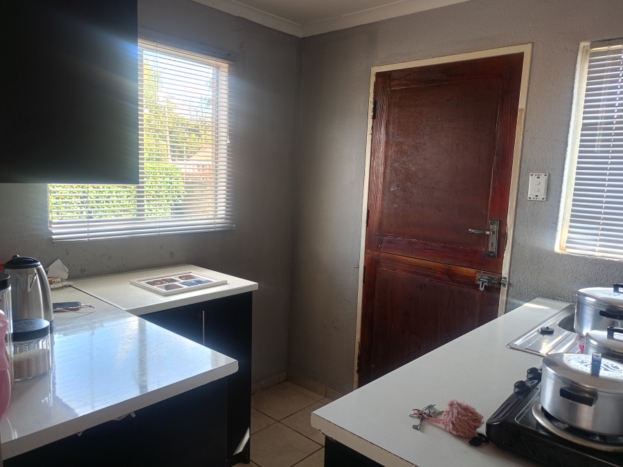 2 Bedroom Property for Sale in Unitas Park Gauteng