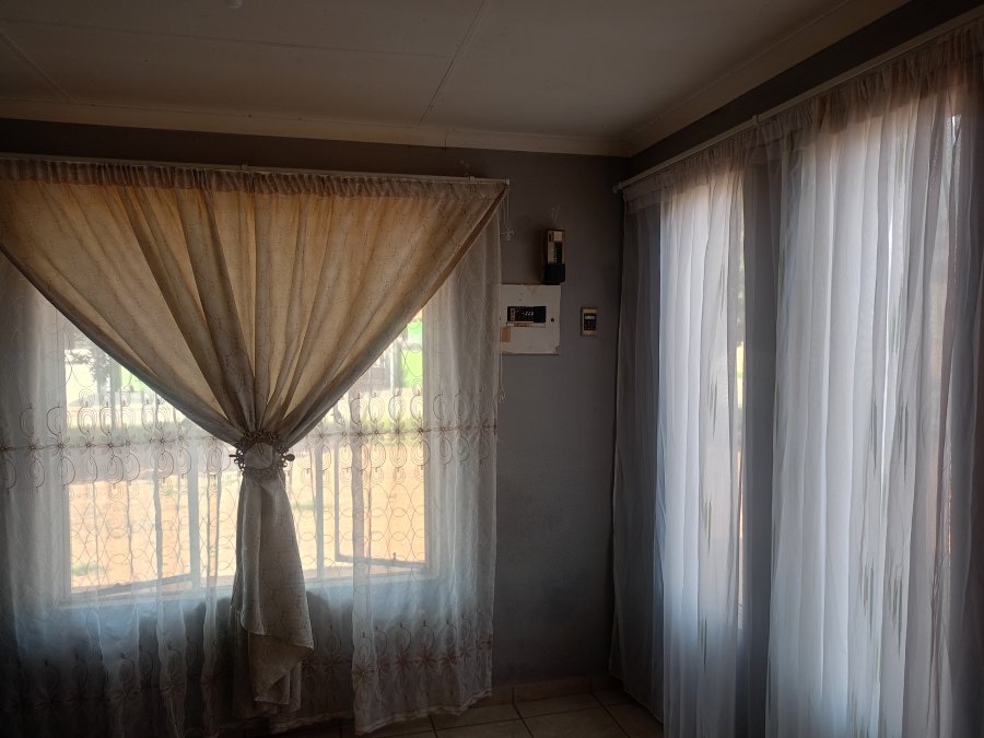 2 Bedroom Property for Sale in Unitas Park Gauteng