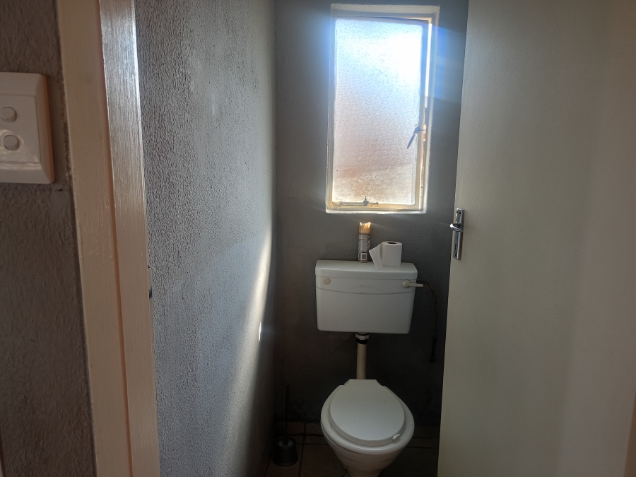 2 Bedroom Property for Sale in Unitas Park Gauteng