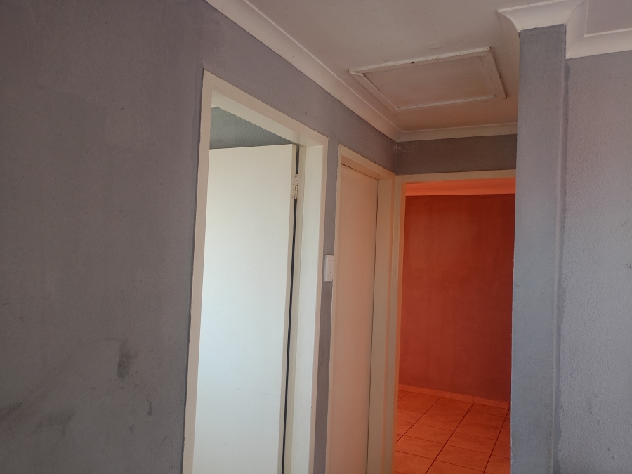 2 Bedroom Property for Sale in Unitas Park Gauteng