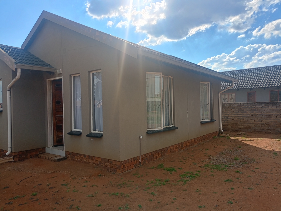 2 Bedroom Property for Sale in Unitas Park Gauteng