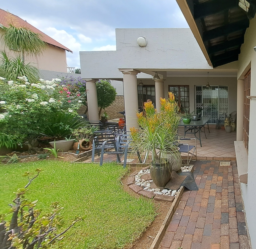 3 Bedroom Property for Sale in Sunward Park Gauteng