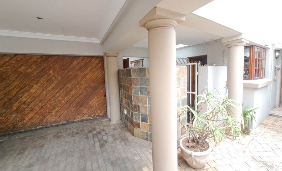 3 Bedroom Property for Sale in Sunward Park Gauteng