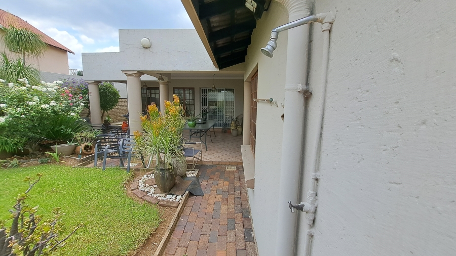 3 Bedroom Property for Sale in Sunward Park Gauteng