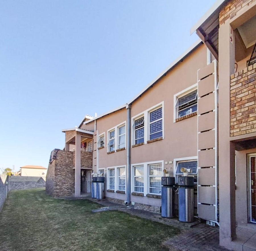 2 Bedroom Property for Sale in Terenure Gauteng