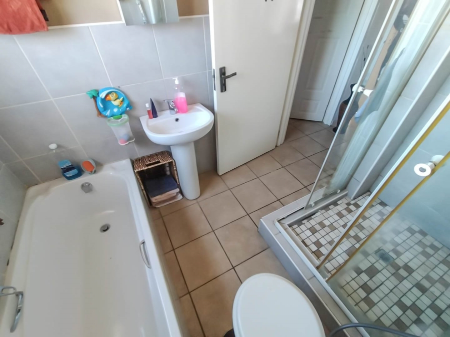 2 Bedroom Property for Sale in Terenure Gauteng