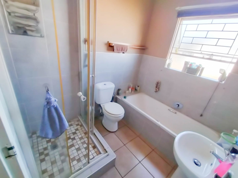 2 Bedroom Property for Sale in Terenure Gauteng